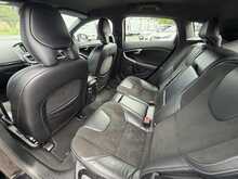 Volvo V40 2.0 T2 R-Design Hatchback 5dr Petrol Manual Euro 6 (s/s) (122 ps) 2.0 5dr Car Manual Petrol - U438