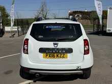 Dacia Duster 1.5 dCi Laureate SUV 5dr Diesel Manual 4WD Euro 6 (s/s) (110 ps) 1.5 5dr Car Manual Diesel - U444