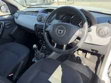 Dacia Duster 1.5 dCi Laureate SUV 5dr Diesel Manual 4WD Euro 6 (s/s) (110 ps) 1.5 5dr Car Manual Diesel - U444