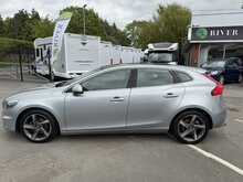 Volvo V40 1.6 D2 R-Design Lux Hatchback 5dr Diesel Manual Euro 5 (s/s) (115 ps) 1.6 5dr Car Manual Diesel - U453