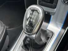 Volvo V40 1.6 D2 R-Design Lux Hatchback 5dr Diesel Manual Euro 5 (s/s) (115 ps) 1.6 5dr Car Manual Diesel - U453