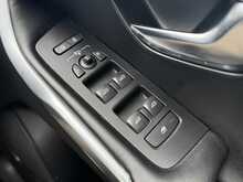 Volvo V40 1.6 D2 R-Design Lux Hatchback 5dr Diesel Manual Euro 5 (s/s) (115 ps) 1.6 5dr Car Manual Diesel - U453