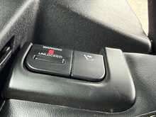 Volvo V40 1.6 D2 R-Design Lux Hatchback 5dr Diesel Manual Euro 5 (s/s) (115 ps) 1.6 5dr Car Manual Diesel - U453