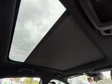 Volvo V40 1.6 D2 R-Design Lux Hatchback 5dr Diesel Manual Euro 5 (s/s) (115 ps) 1.6 5dr Car Manual Diesel - U453