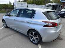 Peugeot 308 1.2 PureTech Allure Hatchback 5dr Petrol EAT Euro 6 (s/s) (130 ps) 1.2 5dr Car Automatic Petrol - U468