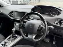 Peugeot 308 1.2 PureTech Allure Hatchback 5dr Petrol EAT Euro 6 (s/s) (130 ps) 1.2 5dr Car Automatic Petrol - U468