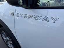 Dacia Sandero Stepway 0.9 TCe Comfort Hatchback 5dr Petrol Manual Euro 6 (s/s) (90 ps) 0.9 5dr Car Manual Petrol - U502