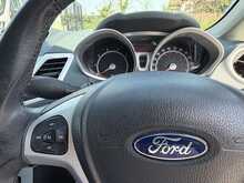 Ford Fiesta 1.25 Zetec Hatchback 5dr 1.3 5dr Car Manual Petrol - U503