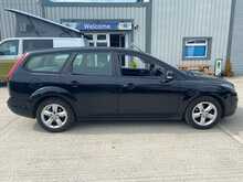 Ford Focus 1.6 Zetec Estate 5dr Petrol Automatic (159 g/km, 99 bhp) 1.6 5dr Car Manual Petrol - U561
