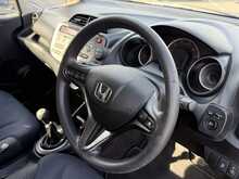Honda Jazz 1.4 i-VTEC ES Hatchback 5dr Petrol Manual Euro 5 (99 ps) 1.4 5dr Car Manual Petrol - U578