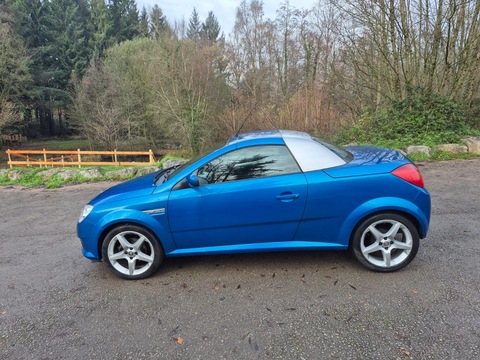 1.4i 16v Exclusiv Convertible 2dr Petrol Manual (a/c) (146 g/km, 89 bhp)