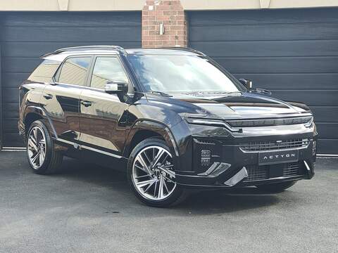 3.5% APR Finance / 2 Service Pack Free 1.5 5dr SUV Auto Petrol Hybrid