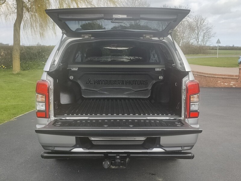 Mitsubishi 2.2 DI-D Barbarian X 2.2 Pickup Automatic Diesel