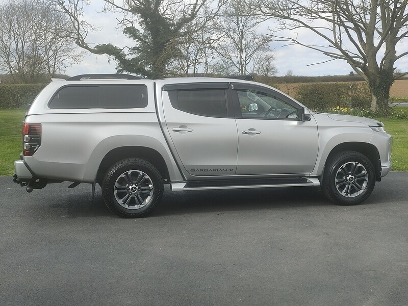 Mitsubishi 2.2 DI-D Barbarian X 2.2 Pickup Automatic Diesel