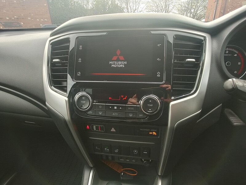 Mitsubishi 2.2 DI-D Barbarian X 2.2 Pickup Automatic Diesel