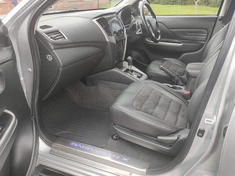 Mitsubishi 2.2 DI-D Barbarian X 2.2 Pickup Automatic Diesel