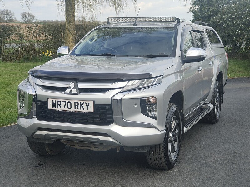 Mitsubishi 2.2 DI-D Barbarian X 2.2 Pickup Automatic Diesel