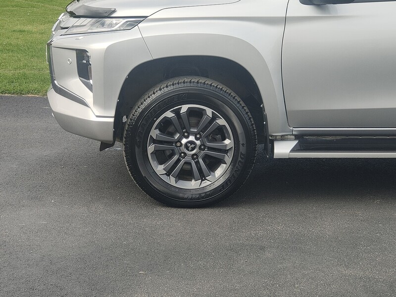 Mitsubishi 2.2 DI-D Barbarian X 2.2 Pickup Automatic Diesel