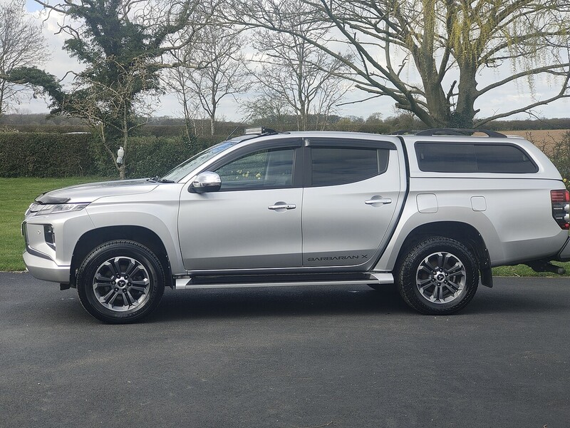 Mitsubishi 2.2 DI-D Barbarian X 2.2 Pickup Automatic Diesel