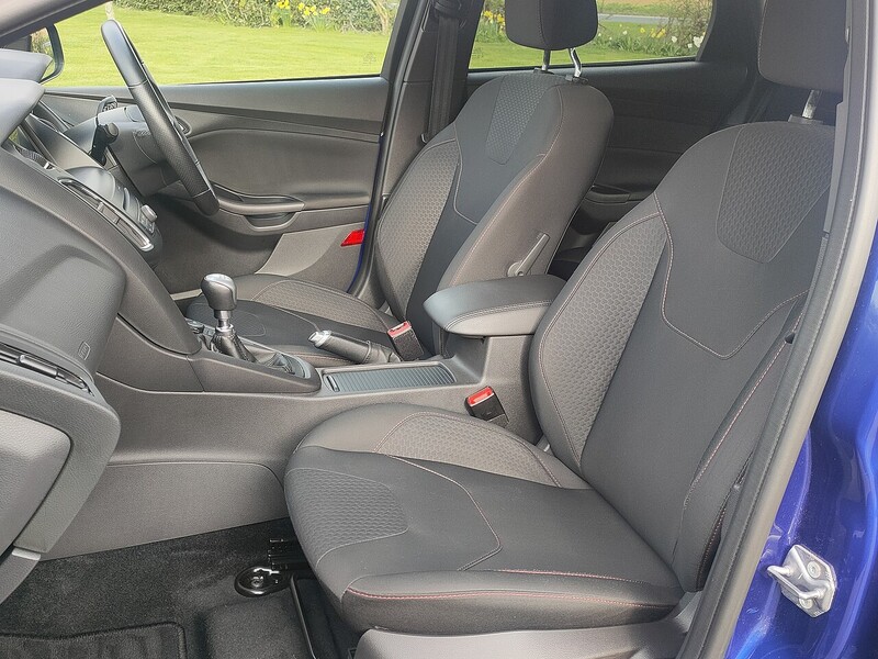 Ford 1.0T EcoBoost ST-Line Hatchback 5dr Petrol Manual Euro 6 (s/s) (125 ps)