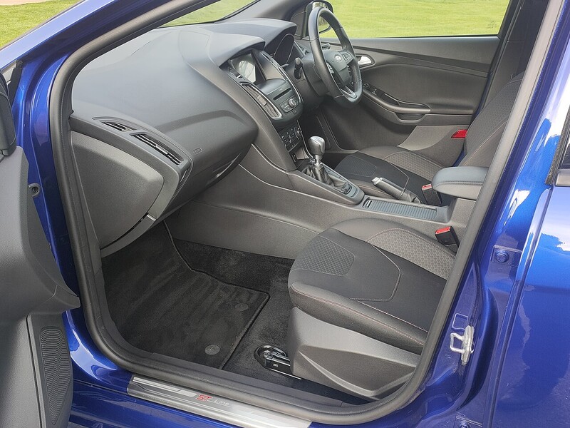 Ford 1.0T EcoBoost ST-Line Hatchback 5dr Petrol Manual Euro 6 (s/s) (125 ps)