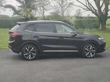 MG ZS 1.5 Trophy Hybrid +