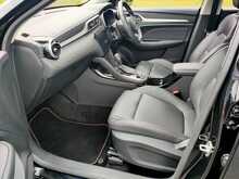 MG ZS 1.0T Exclusive Auto