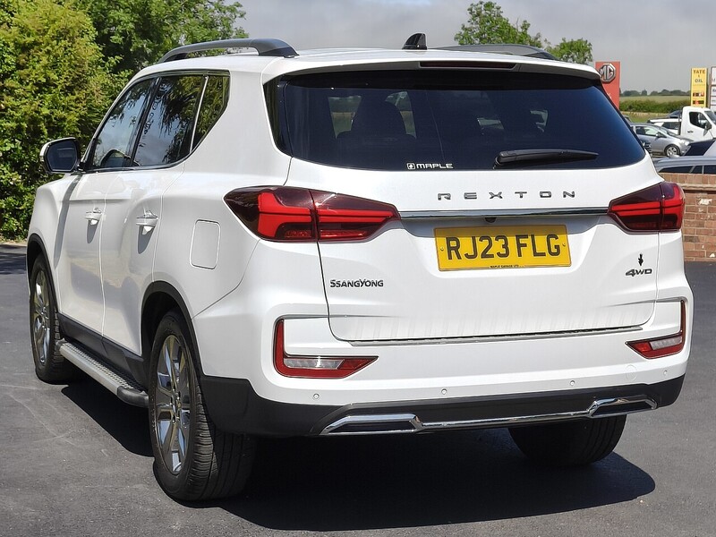 SsangYong Ultimate Plus 2.2 5dr SUV Automatic Diesel