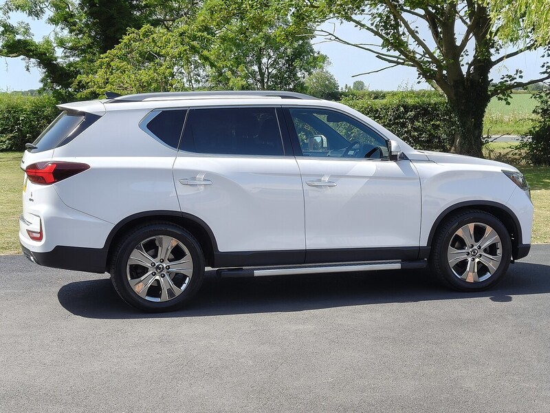 SsangYong Ultimate Plus 2.2 5dr SUV Automatic Diesel