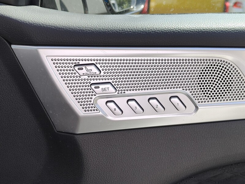 SsangYong Ultimate Plus 2.2 5dr SUV Automatic Diesel