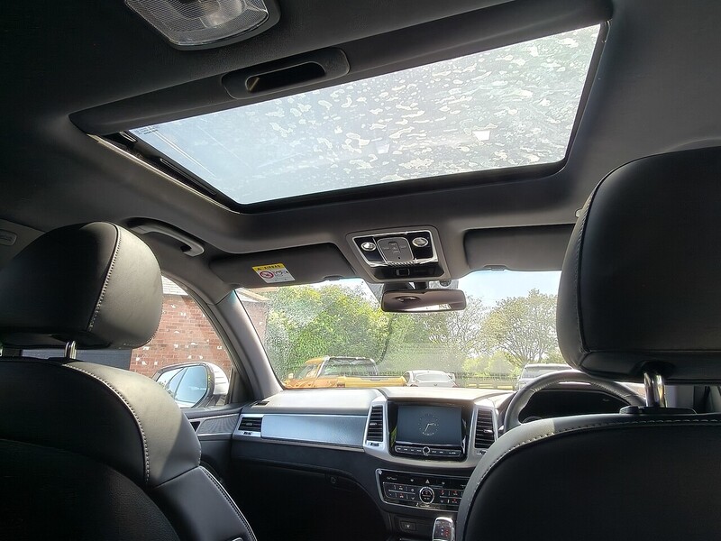 SsangYong Ultimate Plus 2.2 5dr SUV Automatic Diesel