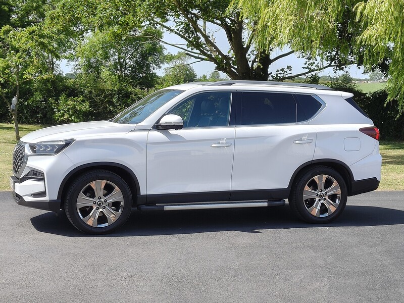 SsangYong Ultimate Plus 2.2 5dr SUV Automatic Diesel