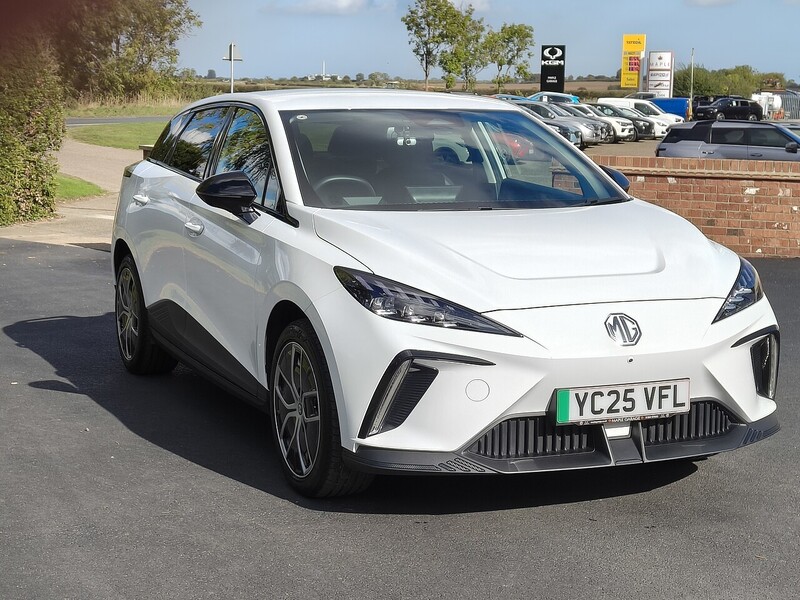 MG Trophy Long Range 64kWh 0.0 5dr Hatchback Automatic Electric