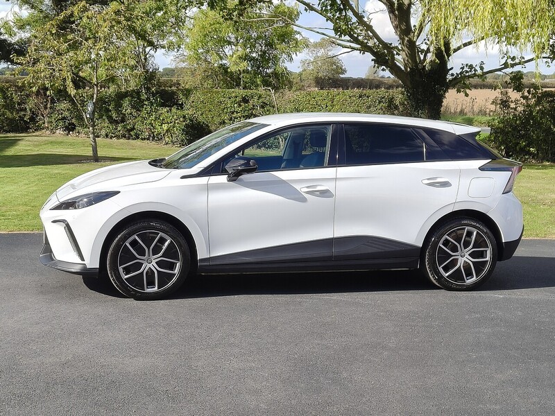 MG Trophy Long Range 64kWh 0.0 5dr Hatchback Automatic Electric