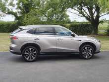 MG HS Trophy Hybrid+