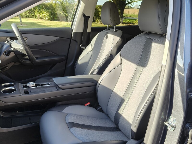 MG Trophy Long Range 64kWh 0.0 5dr SUV Automatic Electric