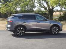 MG HS Trophy Hybrid+