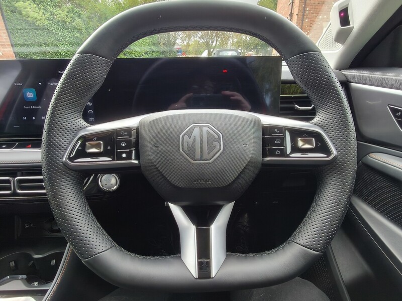 MG T-GDI Trophy Plug in Hybrid 1.5 5dr SUV Automatic Petrol Plug-in Hybrid