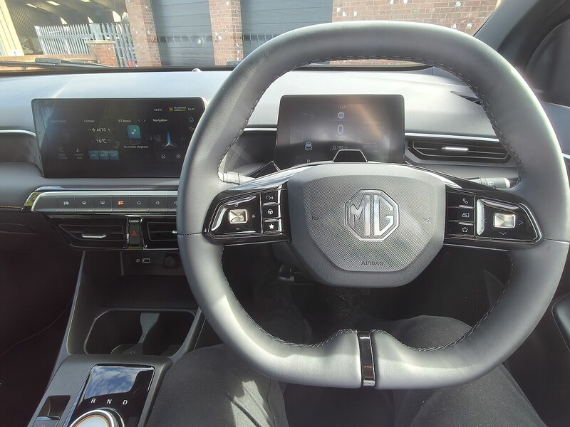 MG 1.5 Hybrid+ Trophy Hatchback 5dr Petrol Hybrid Auto Euro 6 (s/s) (194 ps)