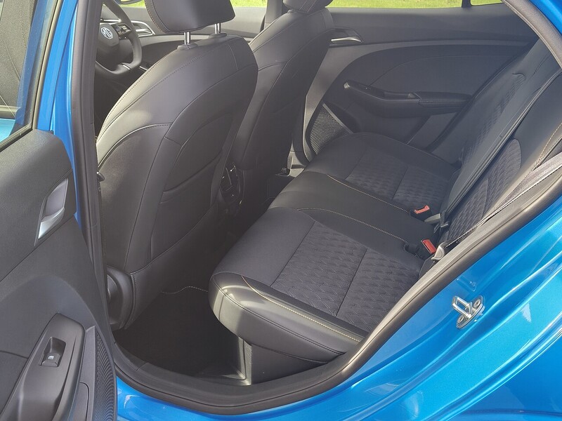 MG 1.5 Hybrid+ Trophy Hatchback 5dr Petrol Hybrid Auto Euro 6 (s/s) (194 ps)