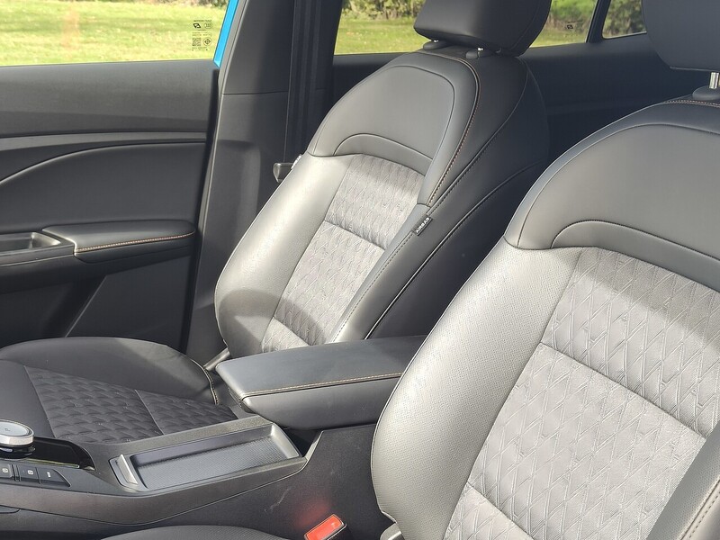 MG 1.5 Hybrid+ Trophy Hatchback 5dr Petrol Hybrid Auto Euro 6 (s/s) (194 ps)