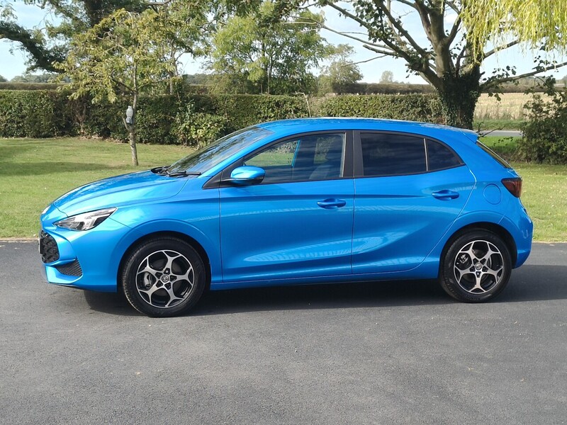 MG 1.5 Hybrid+ Trophy Hatchback 5dr Petrol Hybrid Auto Euro 6 (s/s) (194 ps)