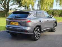 MG HS Trophy Hybrid+