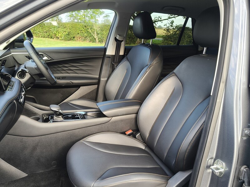 MG Trophy Hybrid+ 1.5 5dr SUV Automatic Petrol Hybrid