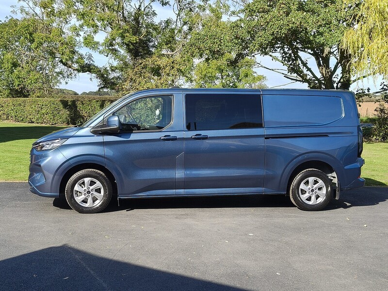 Ford 2.0 320 EcoBlue Limited Crew Van Double Cab 5dr Diesel Auto L2 H1 Euro 6 (s/s) (170 ps)