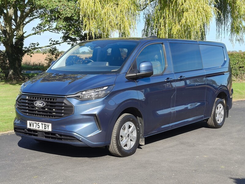 Ford 2.0 320 EcoBlue Limited Crew Van Double Cab 5dr Diesel Auto L2 H1 Euro 6 (s/s) (170 ps)