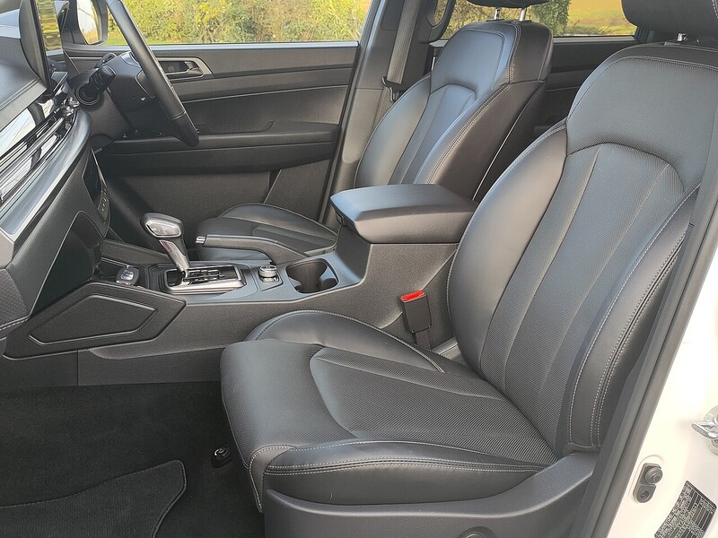 KGM Saracen Plus+ Roll Lock+ Towbar 2.2 4dr Pickup Automatic Diesel