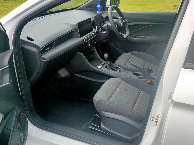 MG 1.5 SE 1.5 5dr Hatchback Manual Petrol
