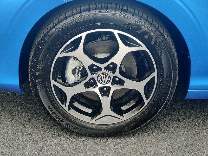 MG 1.5 Hybrid+ MHEV Trophy Hatchback 5dr Petrol Hybrid Auto Euro 6 (s/s) (194 ps)