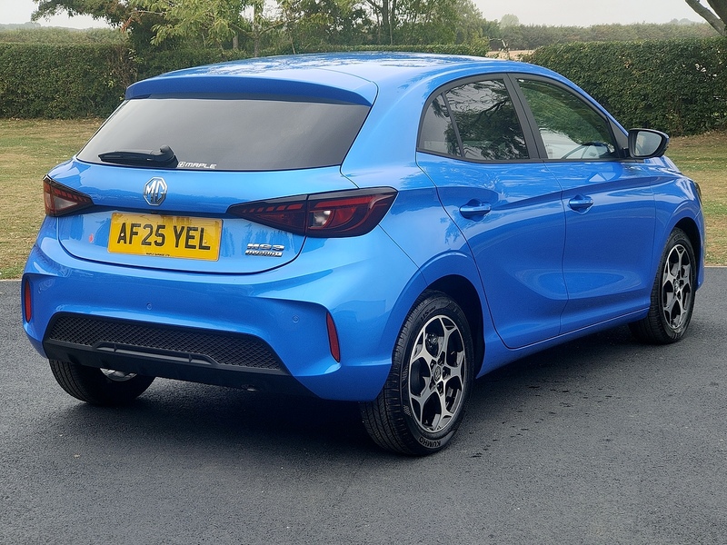 MG 1.5 Hybrid+ MHEV Trophy Hatchback 5dr Petrol Hybrid Auto Euro 6 (s/s) (194 ps)